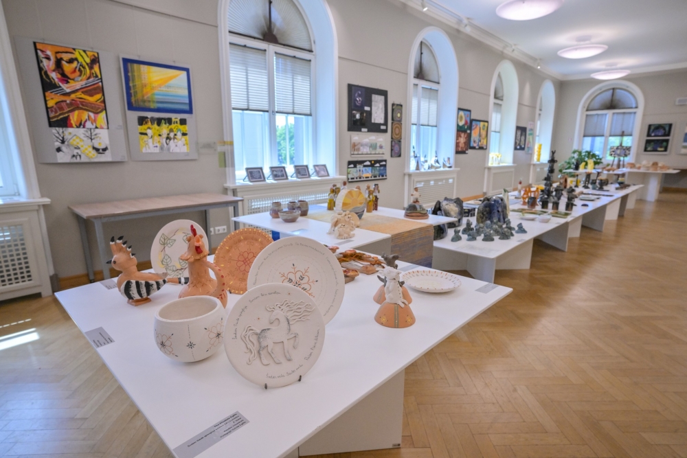 VEF kultūras pilī atklāta vizuālās un vizuāli plastiskās mākslas ...
